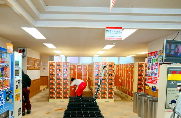 岩原滑雪行李寄存