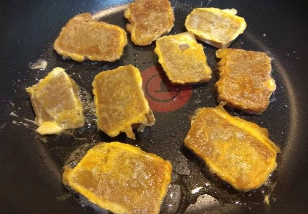 煎年糕蛋液做法