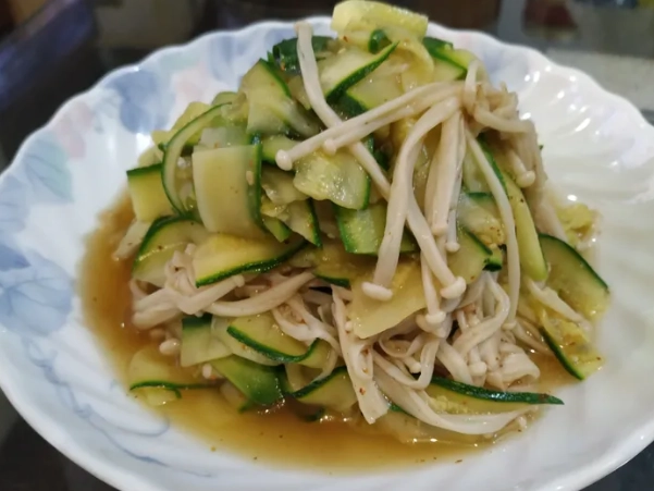 節瓜炒金針菇 做法